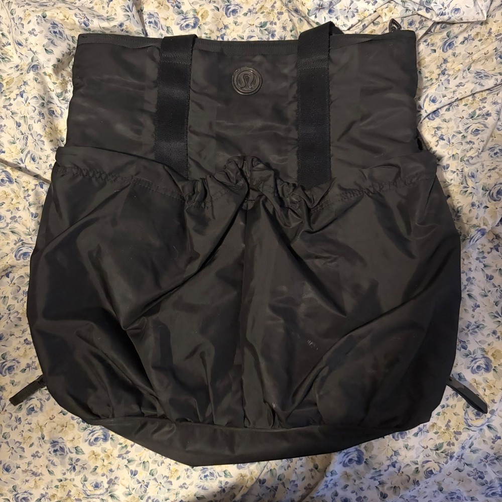 Lululemon Athletica Black Nylon Tote Gym Bag Adjustable Crossbody Strap Large